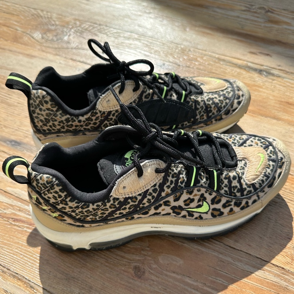 Women Nike Air Max 98 premium Leopard animal print size 10.
